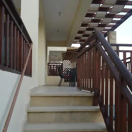 Loggin Holiday House Tatil Evi *