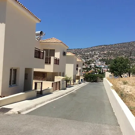 Loggin Holiday House Tatil Evi *