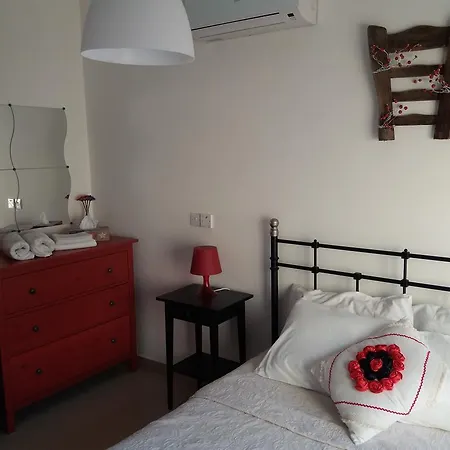Tatil Evi Loggin Holiday House Peyia