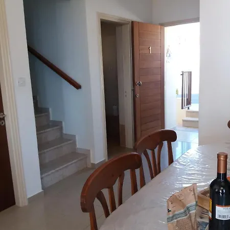 Ferienhaus Loggin Holiday House Peyia