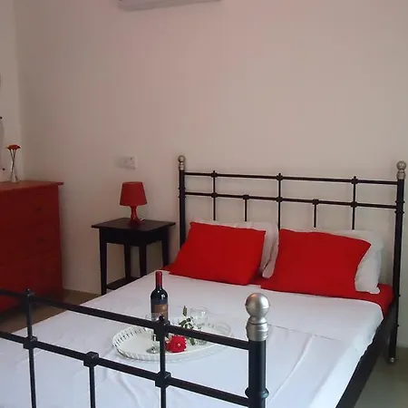 Loggin Holiday House * Peyia