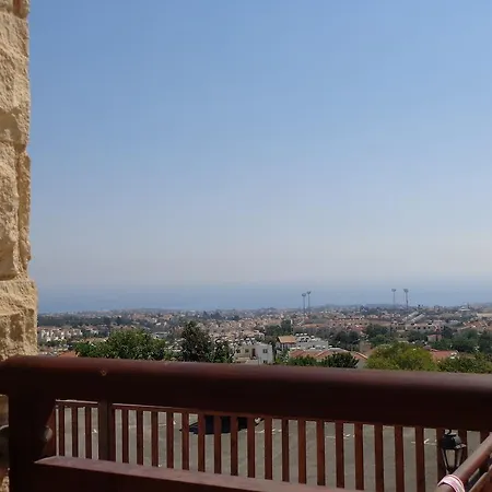 Loggin Holiday House بيت للعطل *