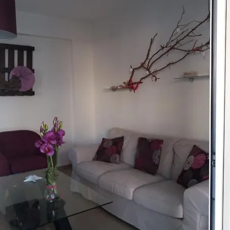 Loggin Holiday House Peyia