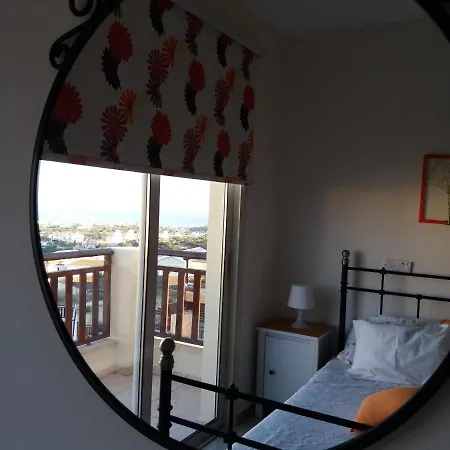 Loggin Holiday House Peyia