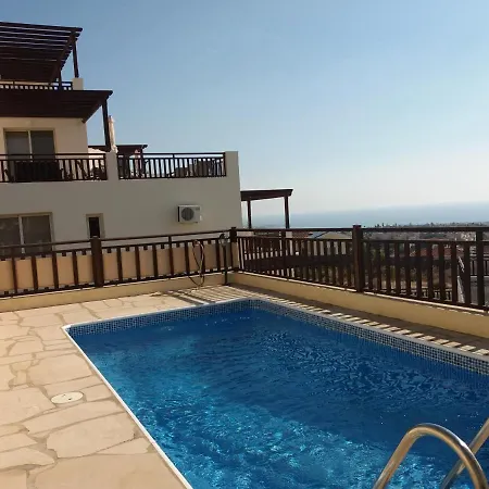 Loggin Holiday House