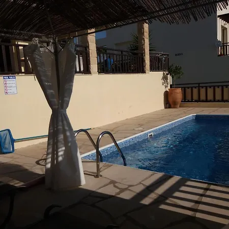 Loggin Holiday House