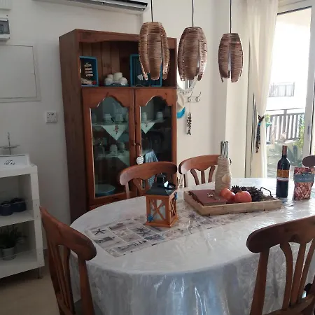 Loggin Holiday House بيت للعطل