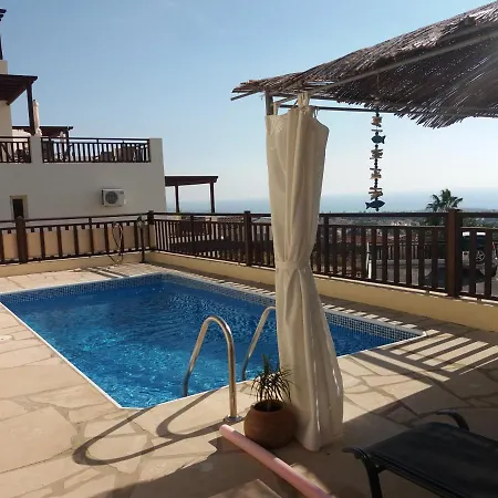 Loggin Holiday House * Peyia